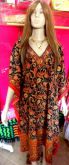 Vestido indiano estampado preto com laranja e amarelo